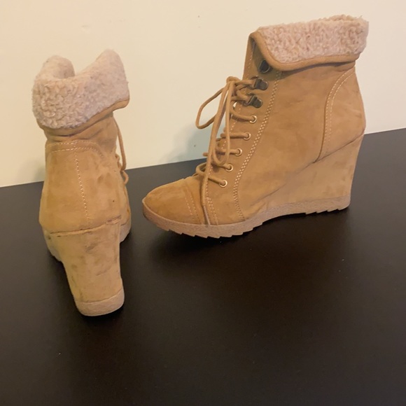 Cozy ankle booties - Picture 2 of 3